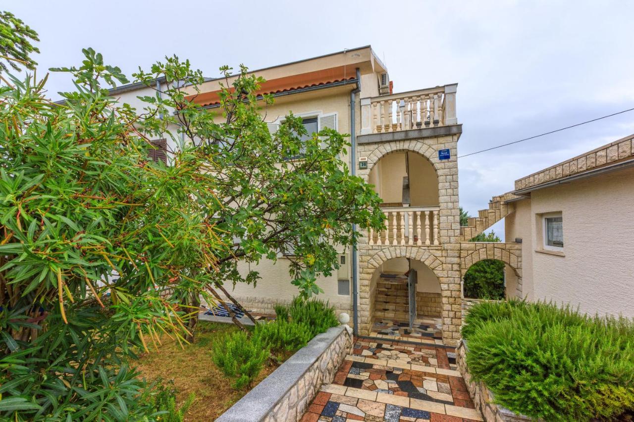 Apartments Anita Novi Vinodolski Exterior photo